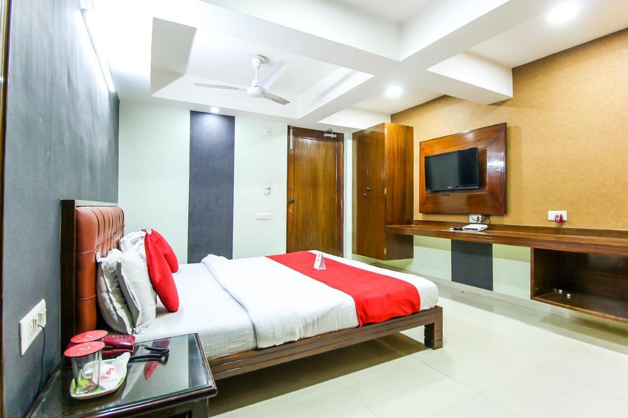 אחמדאבאד Hotel Seven מראה חיצוני תמונה