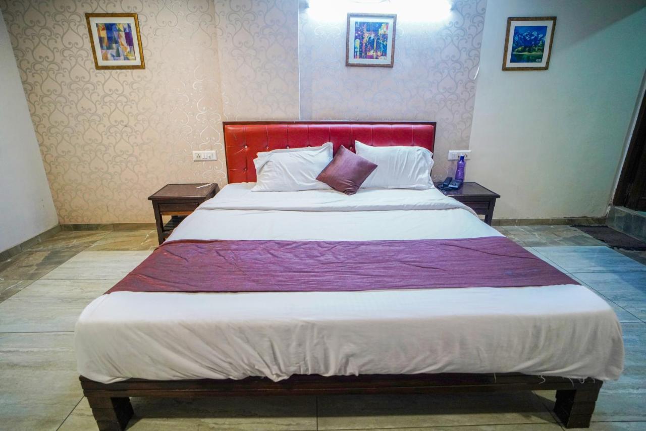 אחמדאבאד Hotel Seven מראה חיצוני תמונה