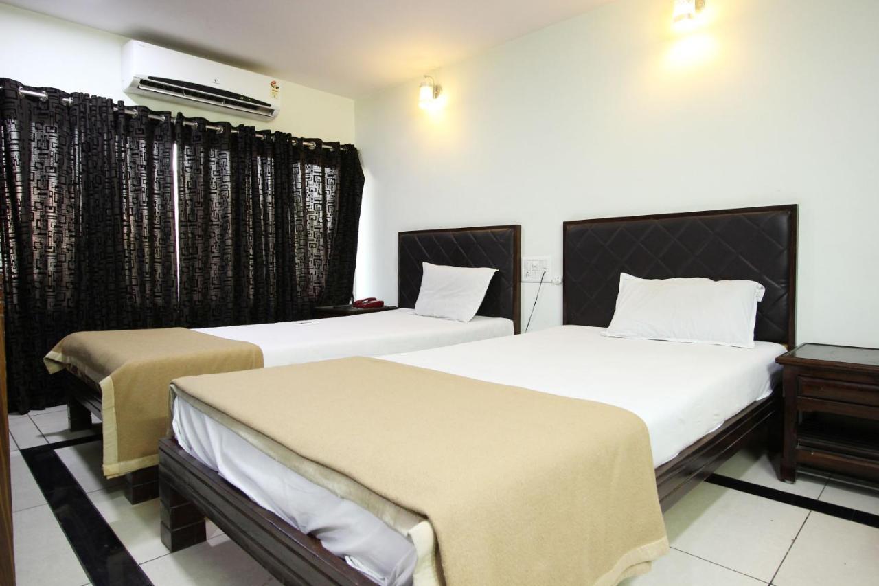 אחמדאבאד Hotel Seven מראה חיצוני תמונה