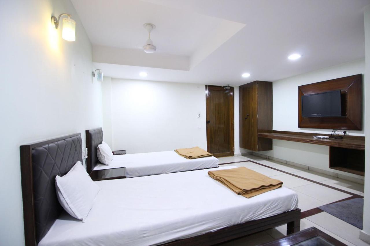 אחמדאבאד Hotel Seven מראה חיצוני תמונה