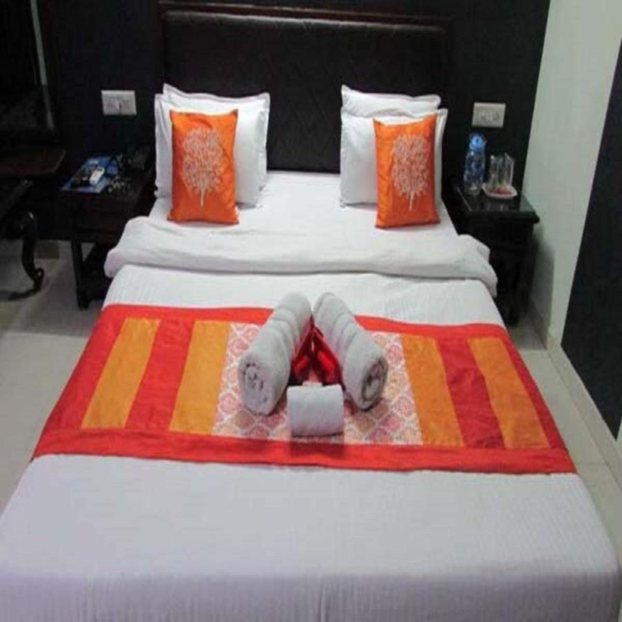 אחמדאבאד Hotel Seven מראה חיצוני תמונה